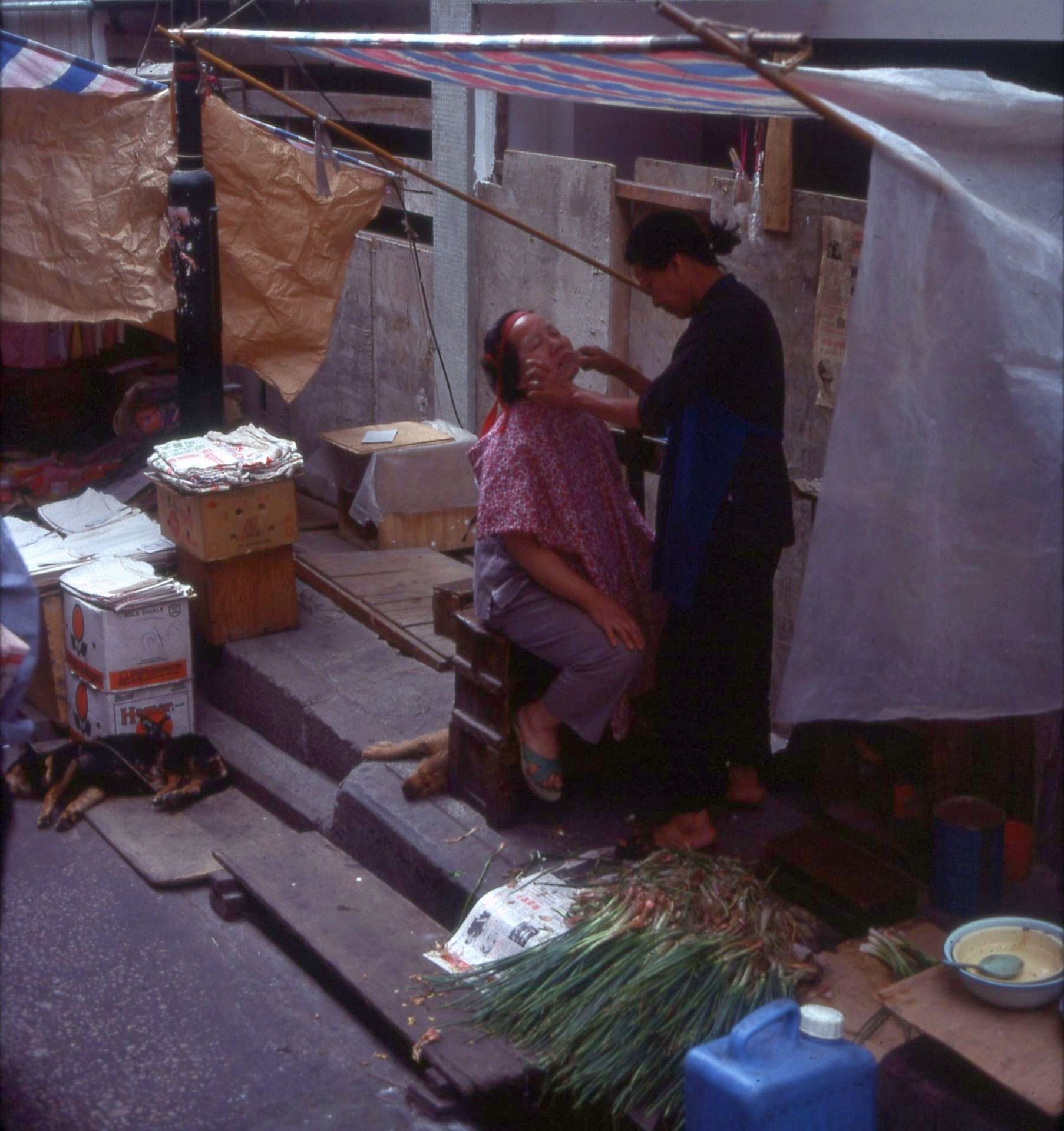 Dentista in strada a Hong Kong